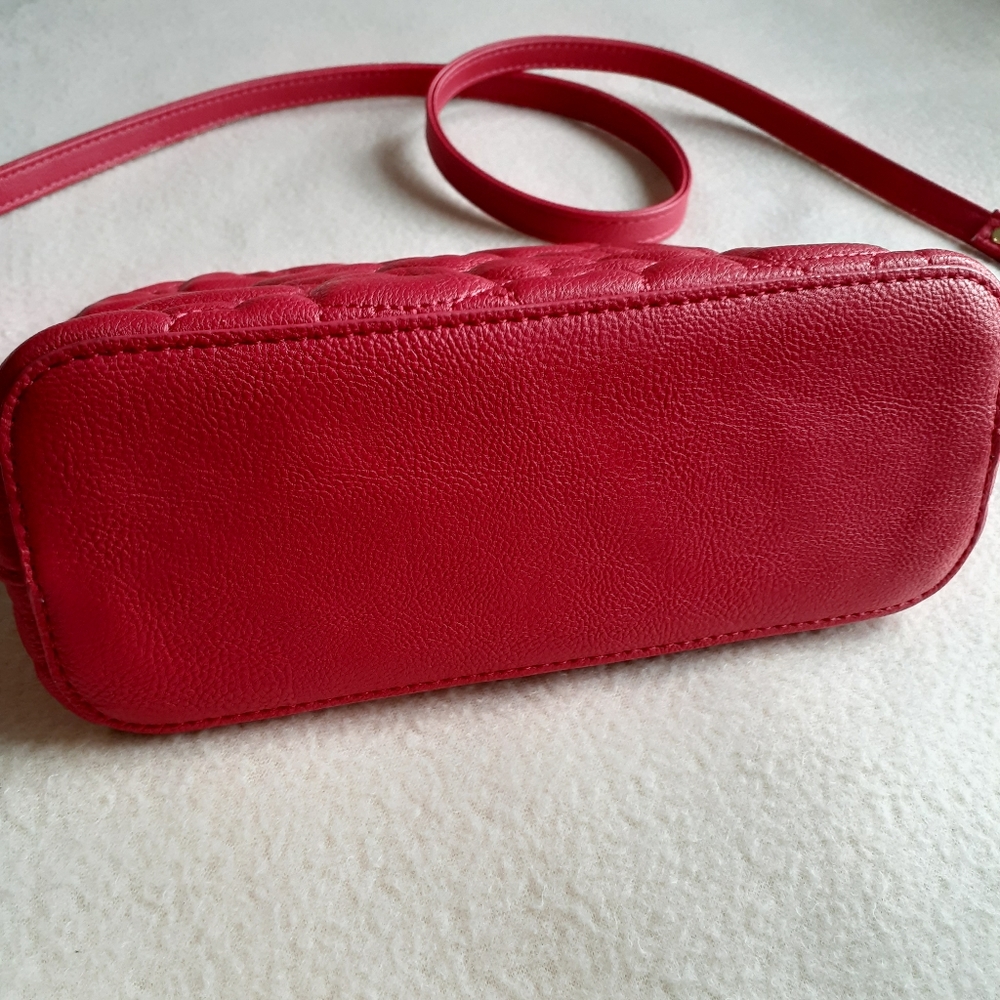 Betsey Johnson Red Heart Quilted Crossbody Bag - Picture 9 of 10